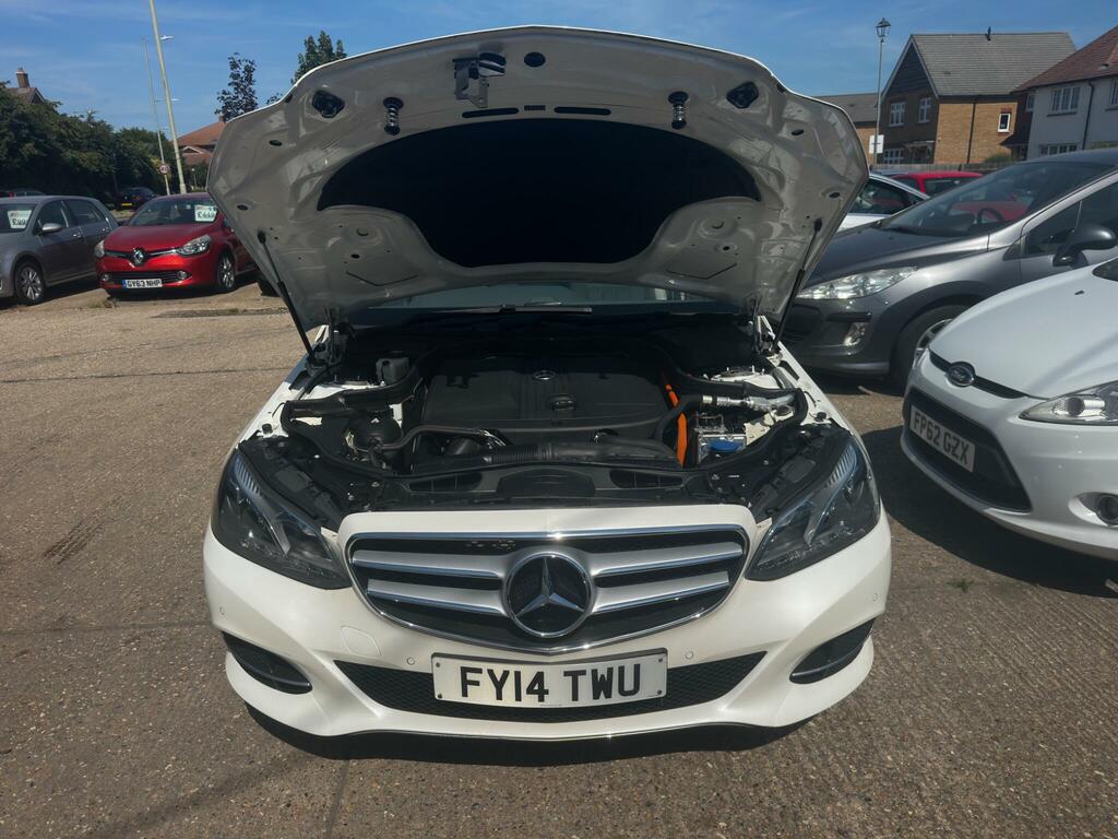 Mercedes-Benz E Class Se White #6