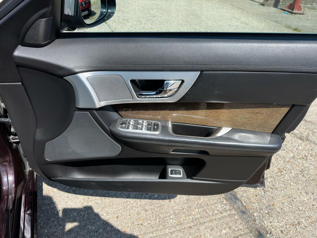 Jaguar XF  Silver #28