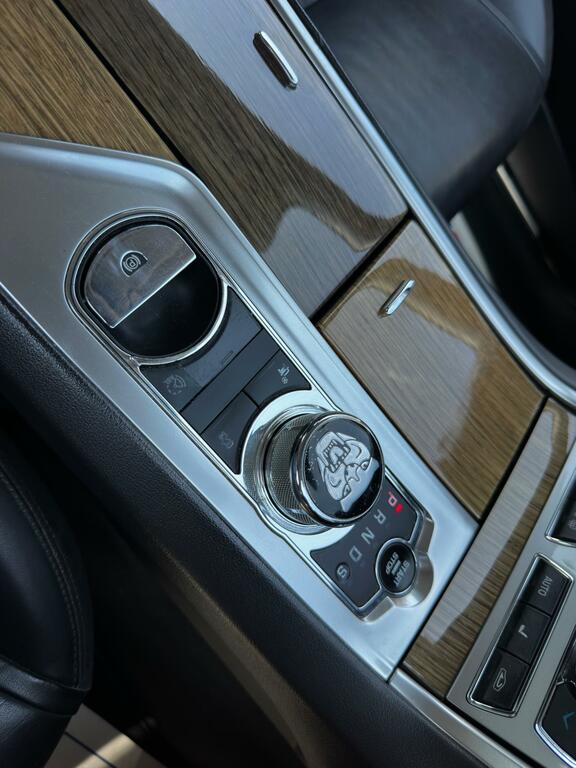 Jaguar XF  Silver #56