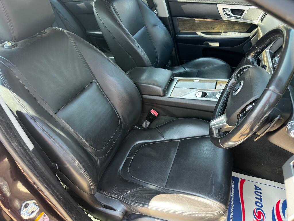 Jaguar XF  Silver #17