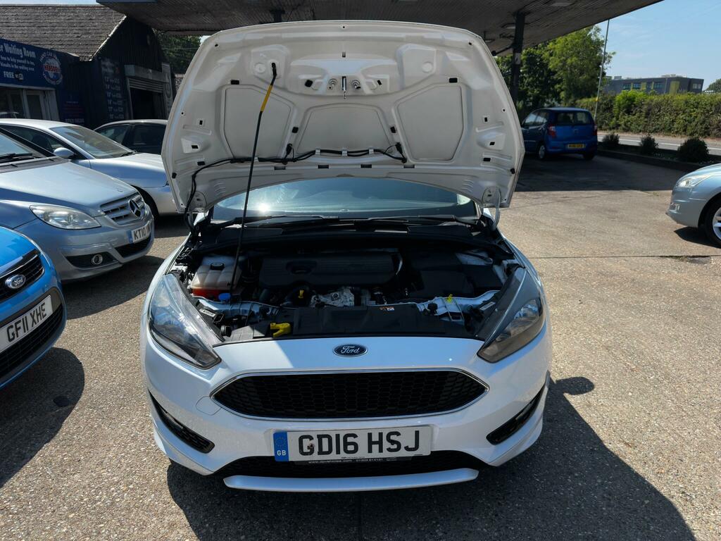 Ford Focus Zetec S White #6