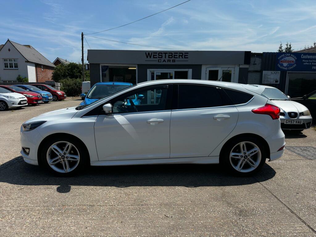 Ford Focus Zetec S White #4