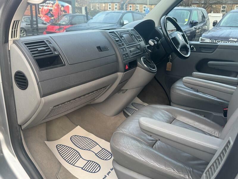 Volkswagen Caravelle Beige #19