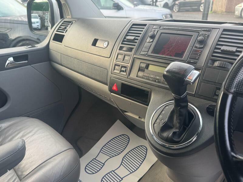 Volkswagen Caravelle Beige #27