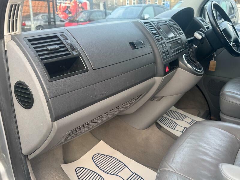 Volkswagen Caravelle Beige #32
