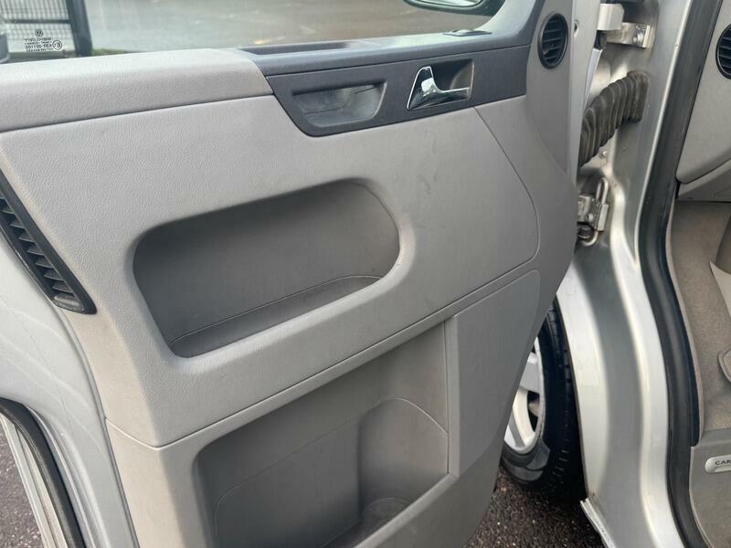 Volkswagen Caravelle Beige #34
