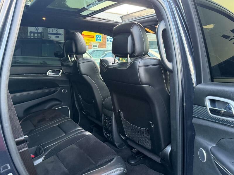 Jeep Grand Cherokee 3.0 Crd Summit Red #60