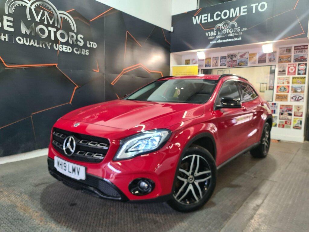 Mercedes-Benz GLA Class 1.6 Gla180 Urban Edition 7G-dct Euro 6 Ss Red