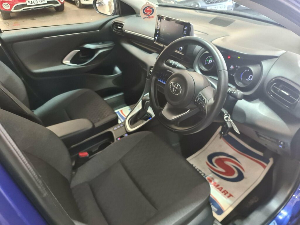 Toyota Yaris Excel Red #7