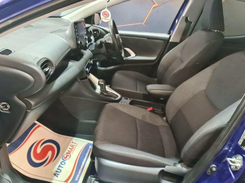 Toyota Yaris Excel Red #6