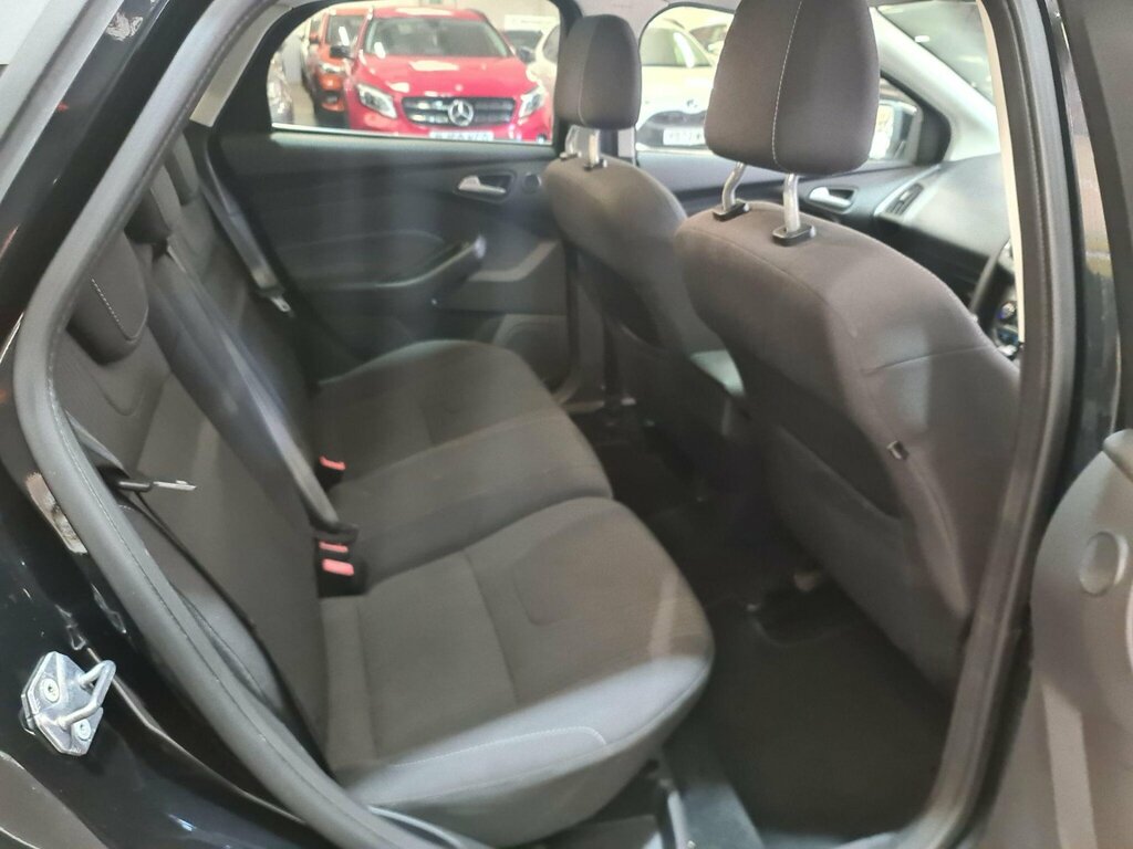 Ford Focus 1.6 Zetec Tdci 113 Bhp Red #13