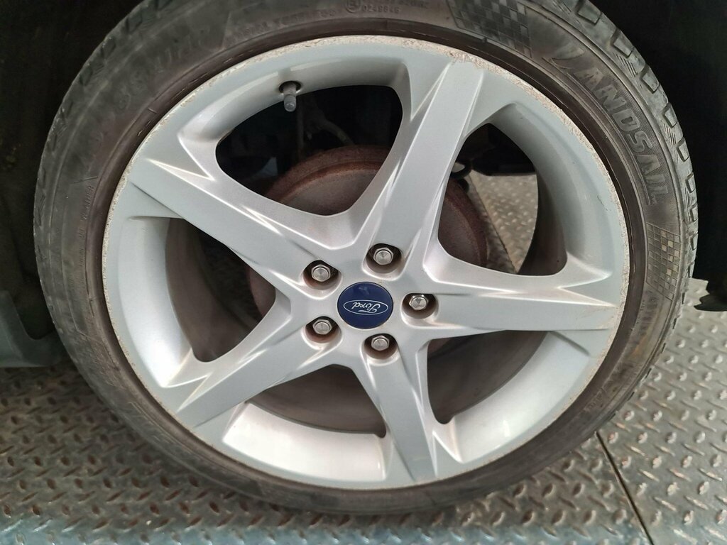 Ford Focus 1.6 Zetec Tdci 113 Bhp Red #21