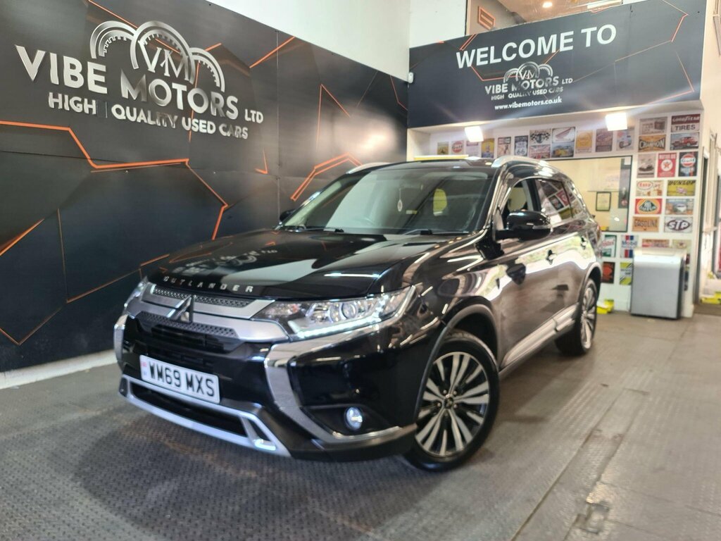 Mitsubishi Outlander 2.0 Mivec Design Cvt 4Wd Euro 6 Ss Black