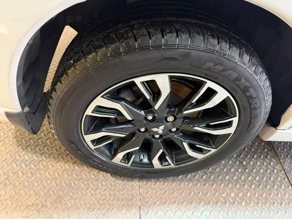 Mitsubishi Outlander Gx5h White #30