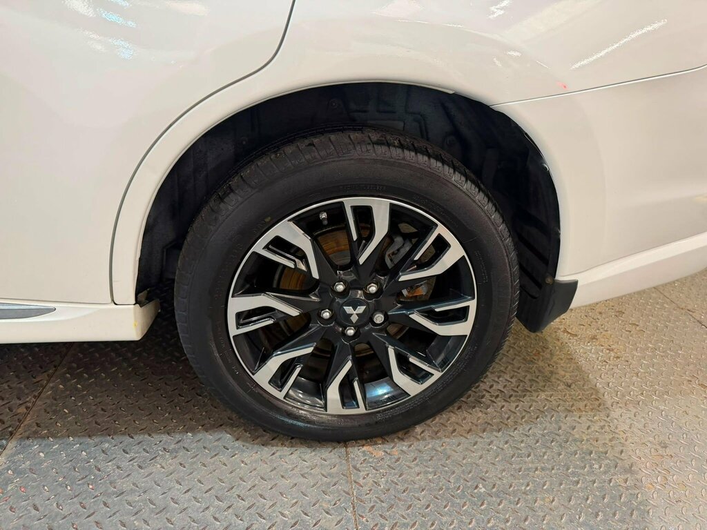 Mitsubishi Outlander Gx5h White #28