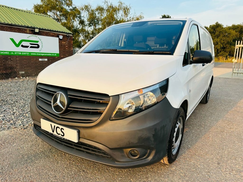 Mercedes-Benz Vito 1.7L Progressive WR71PVF White #2