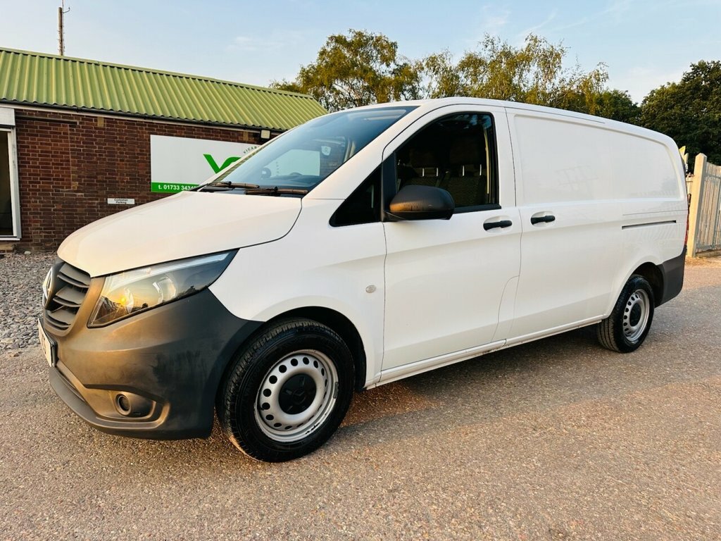 Mercedes-Benz Vito 1.7L Progressive WR71PVF White #5