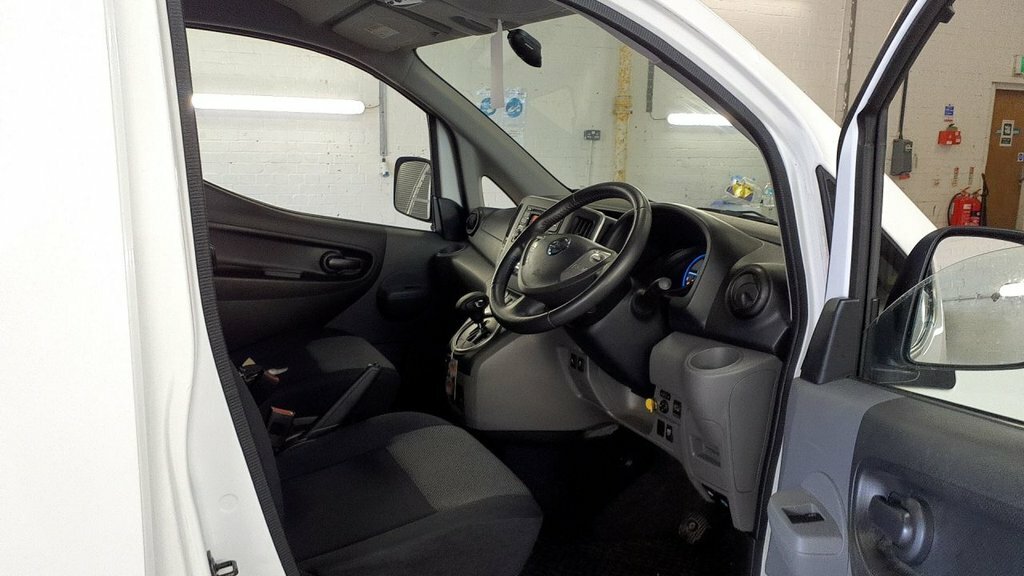 Nissan e-NV200 Mpv White #5