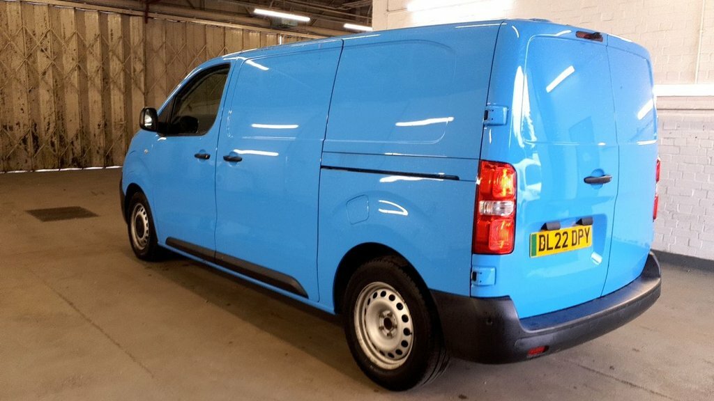 Vauxhall Vivaro Mpv Purple #3