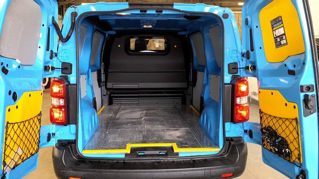 Vauxhall Vivaro Mpv Purple #5