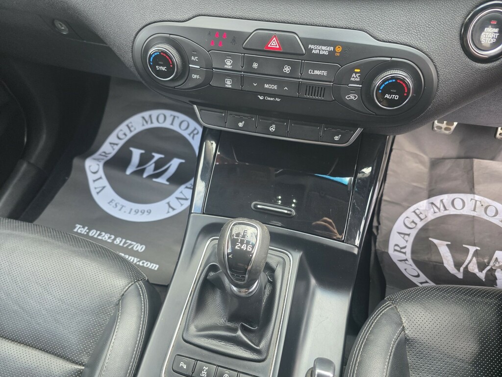 Kia Sorento Estate Crdi Black #11