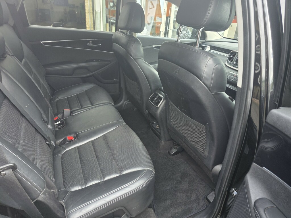 Kia Sorento Estate Crdi Black #14