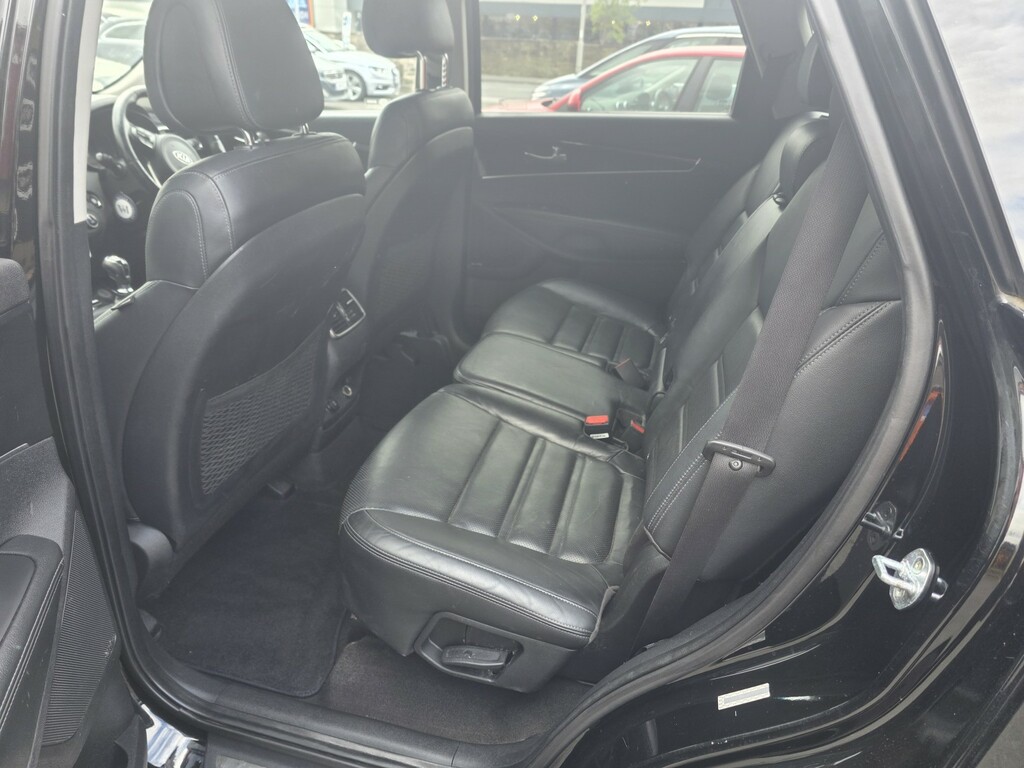 Kia Sorento Estate Crdi Black #13