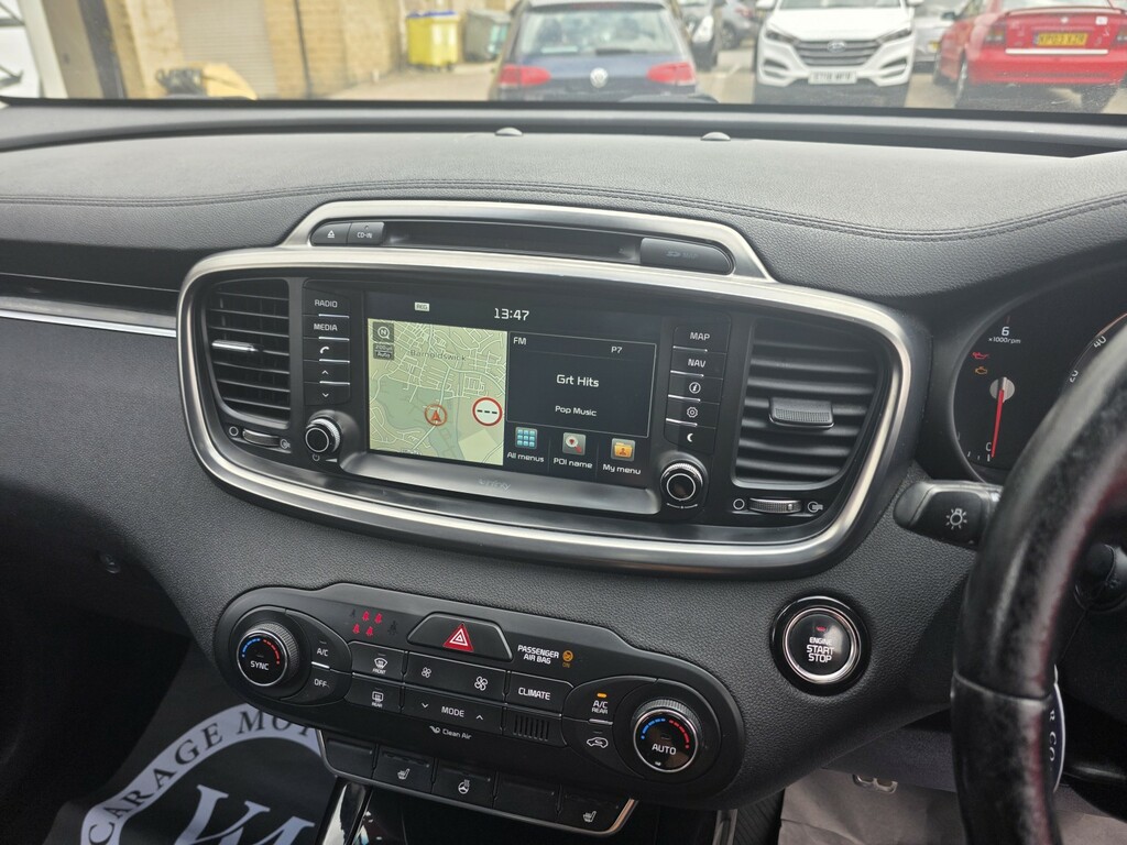 Kia Sorento Estate Crdi Black #12