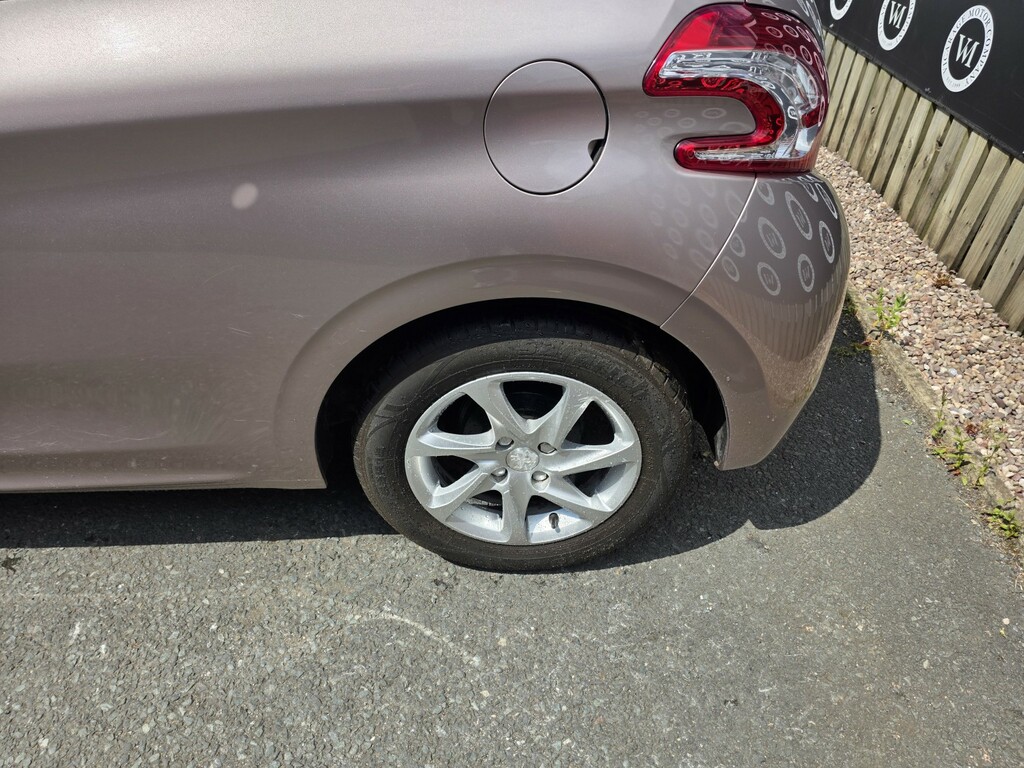 Peugeot 208 1.4 E-hdi Active Pink #6