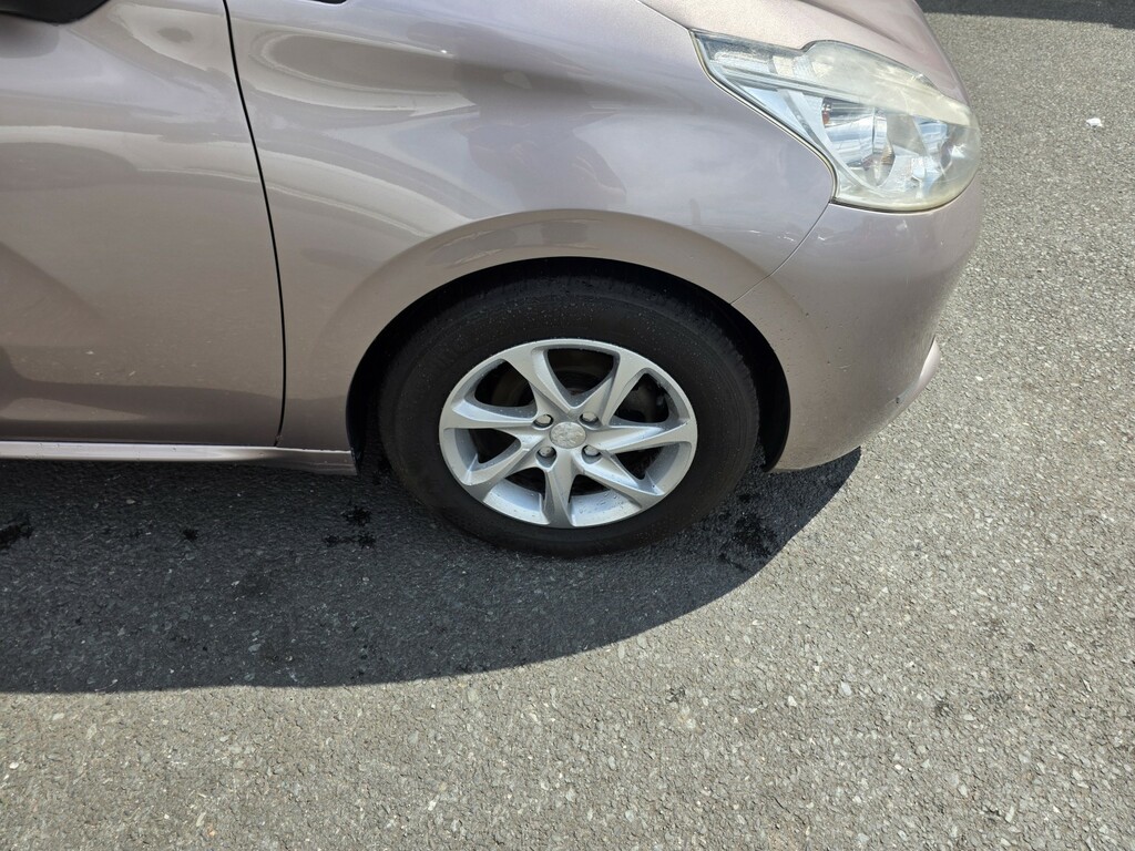 Peugeot 208 1.4 E-hdi Active Pink #4
