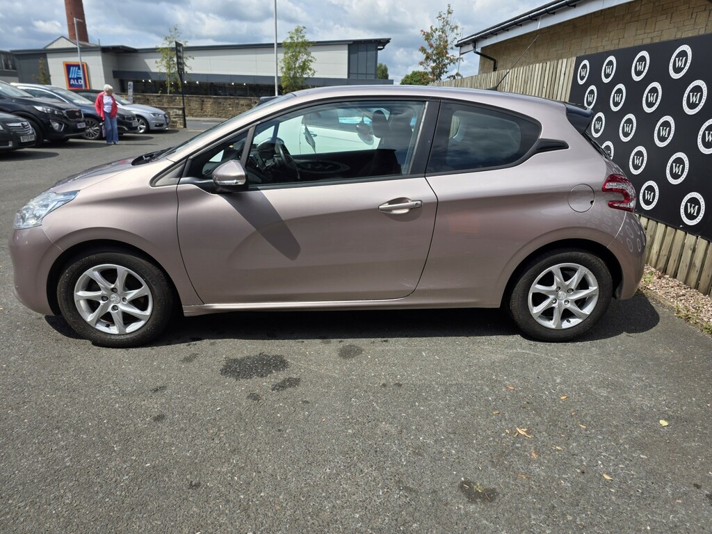 Peugeot 208 1.4 E-hdi Active Pink #3