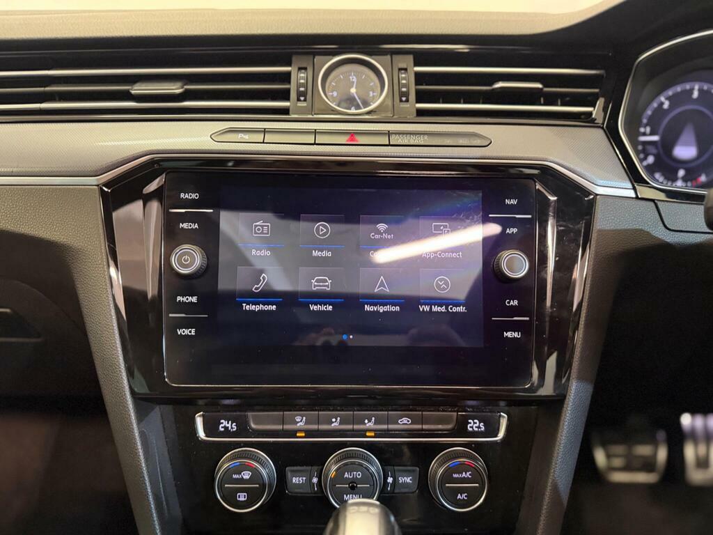 Volkswagen Passat Passat Gt Tdi Bluemotion Technology White #15