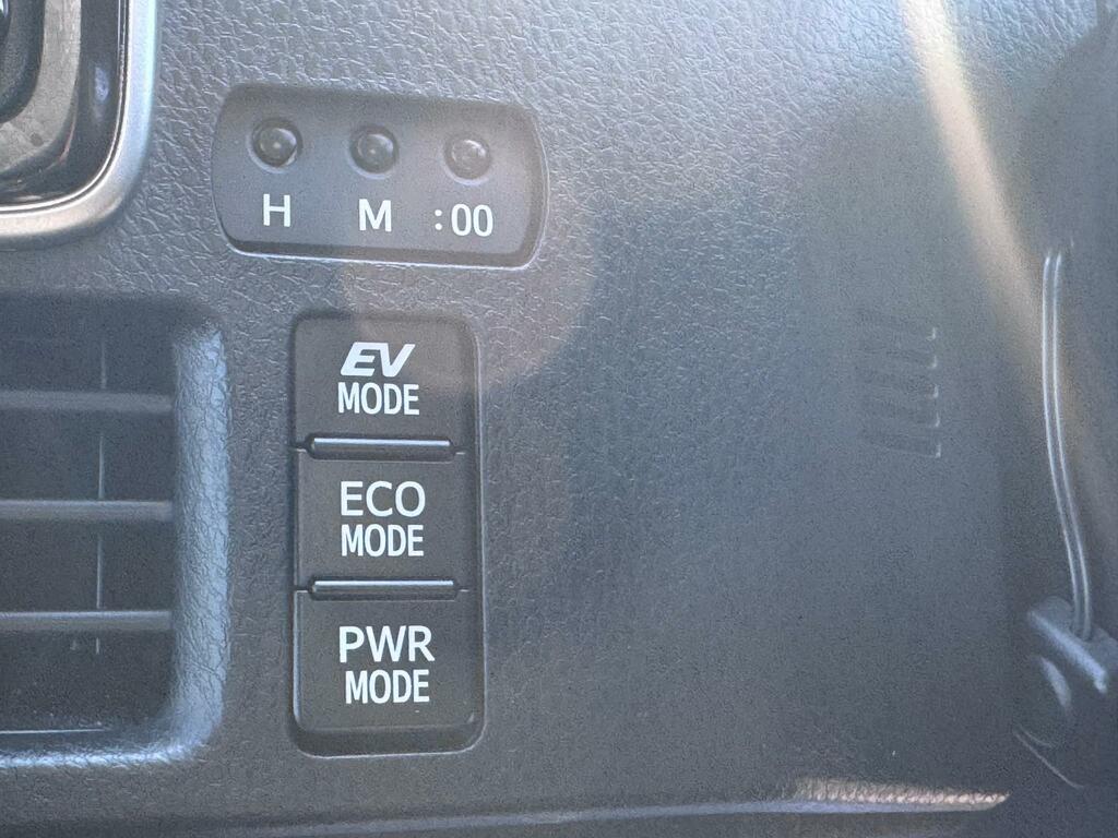 Toyota Voxy Toyota Voxy Hybrid 1.8L 7 Seat Euro 6, White #14