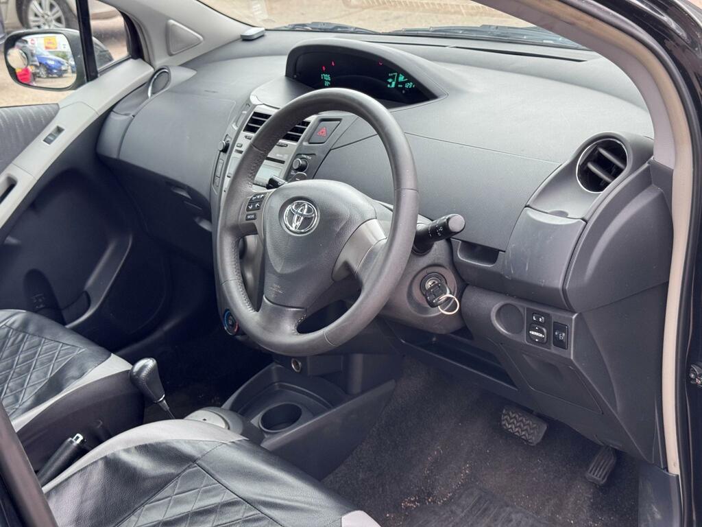 Toyota Yaris D-4d Tr Hatchback Red #4