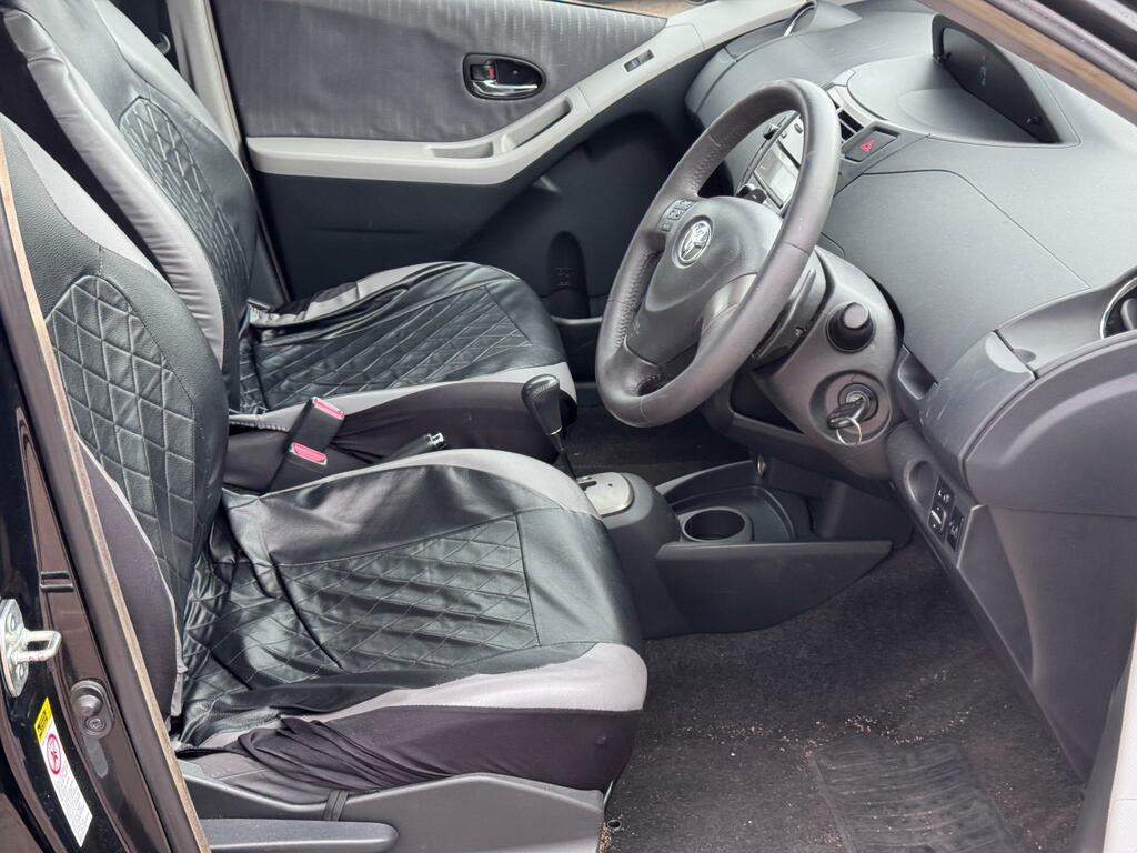 Toyota Yaris D-4d Tr Hatchback Red #14