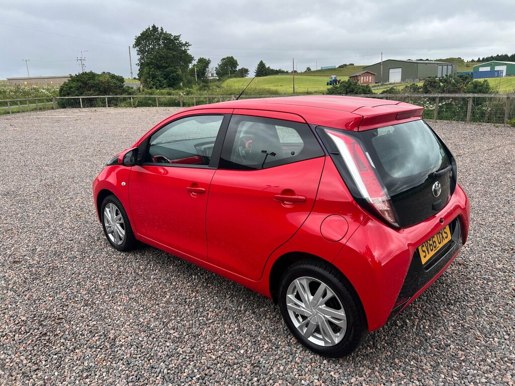 Toyota Aygo 1.0 Vvt-i X-pression Hatchback E Red #5