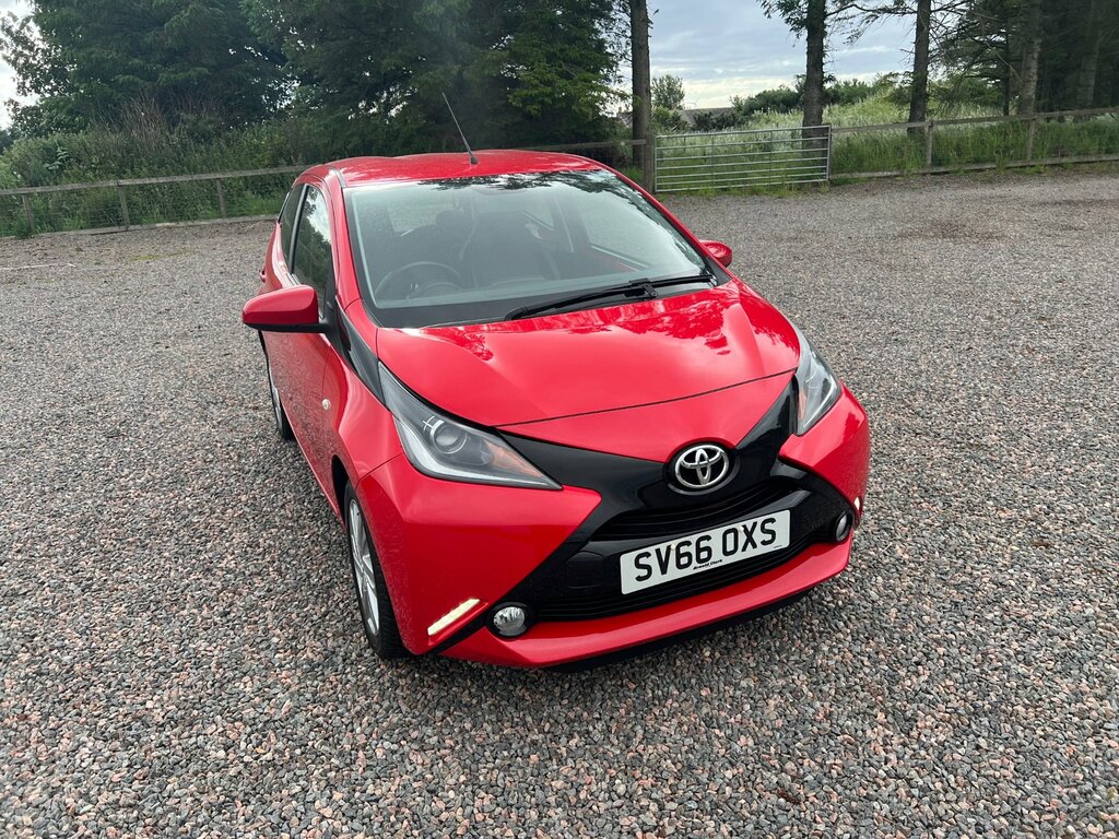 Toyota Aygo 1.0 Vvt-i X-pression Hatchback E Red #2