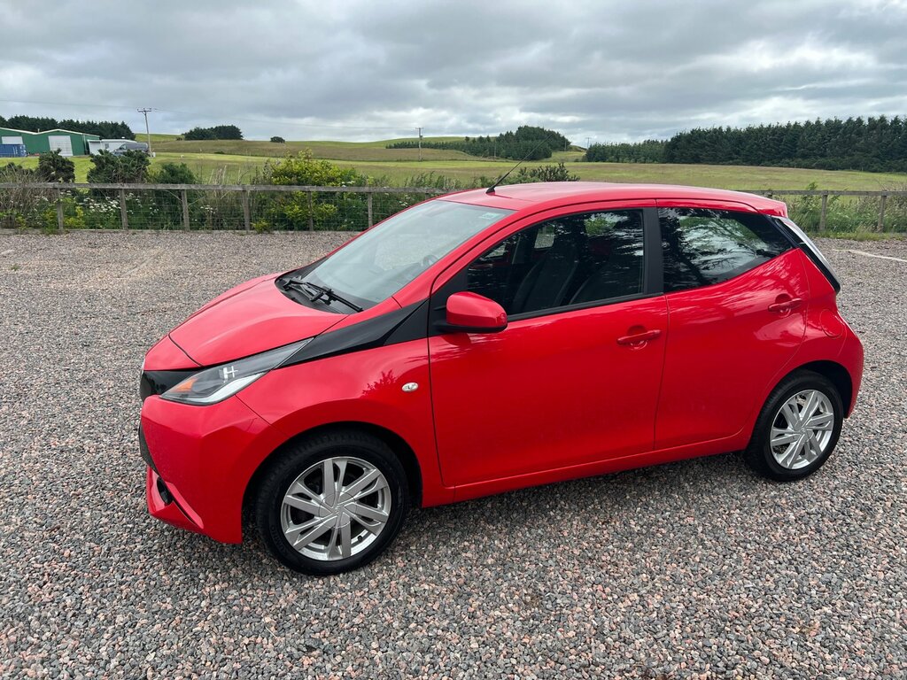 Toyota Aygo 1.0 Vvt-i X-pression Hatchback E Red #4