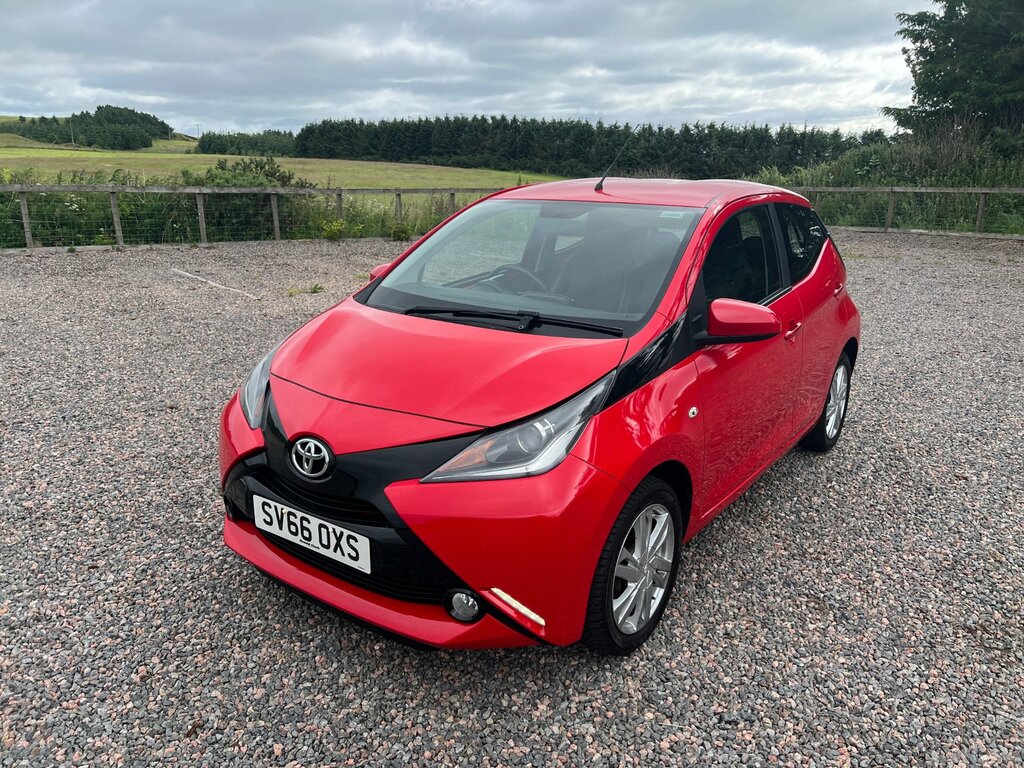 Toyota Aygo 1.0 Vvt-i X-pression Hatchback E Red #3