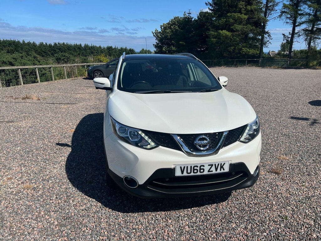 Nissan Qashqai 1.5 Dci N-connecta Suv 2Wd Euro White #2