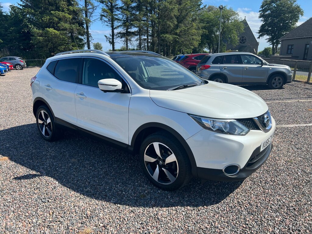 Nissan Qashqai 1.5 Dci N-connecta Suv 2Wd Euro White
