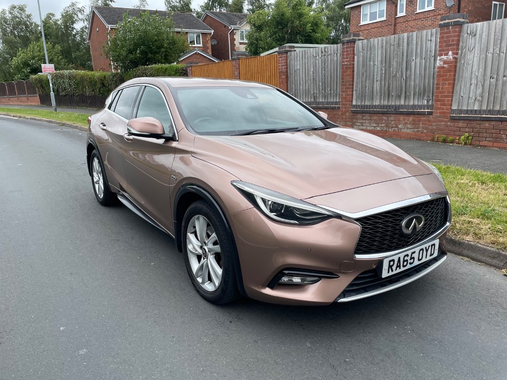 Infiniti Q30 2.2D Premium Tech Dct Awd RA65OYD Brown #3