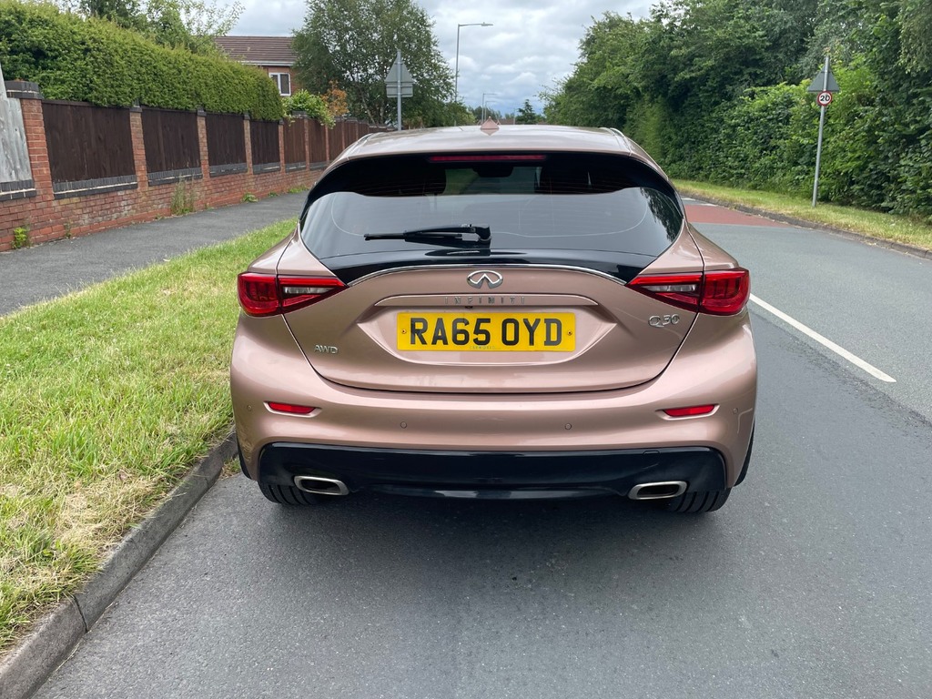 Infiniti Q30 2.2D Premium Tech Dct Awd RA65OYD Brown #6