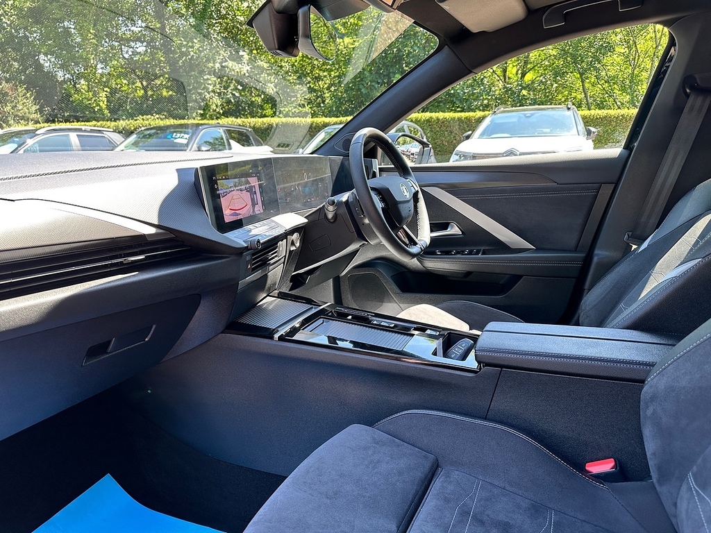 Vauxhall Astra Turbo D Ultimate Black #2
