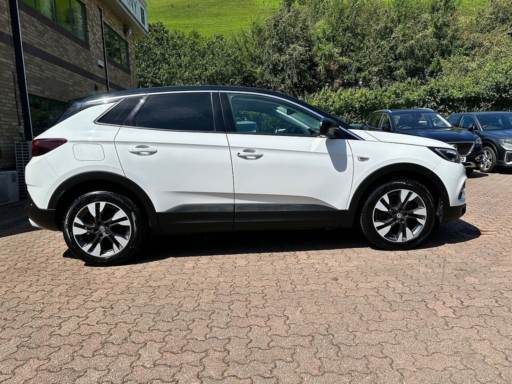 Vauxhall Grandland X Turbo D Sri Nav White #4