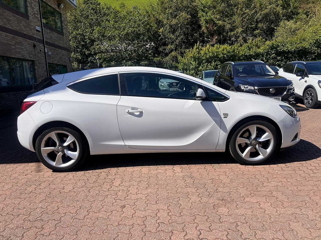 Vauxhall Astra GTC I Turbo Sri White #5