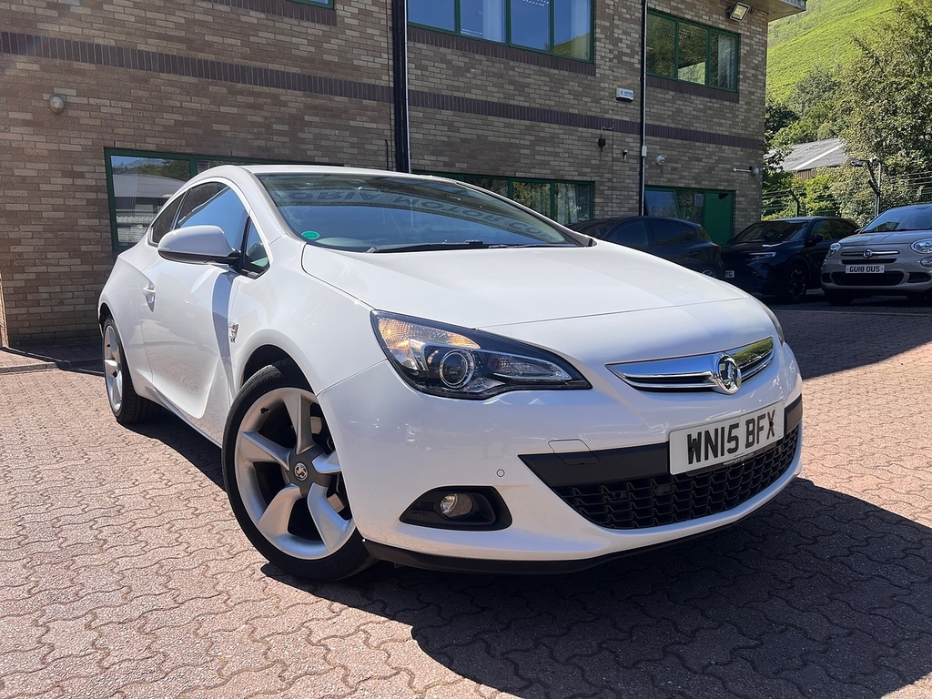 Vauxhall Astra GTC I Turbo Sri White