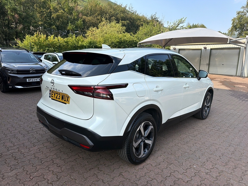 Nissan Qashqai Dig-t Mhev N-connecta Glass Roof EY23WUX White #4