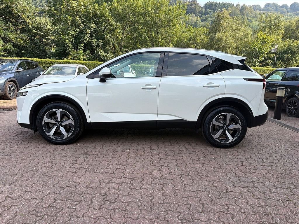 Nissan Qashqai Dig-t Mhev N-connecta Glass Roof EY23WUX White #3