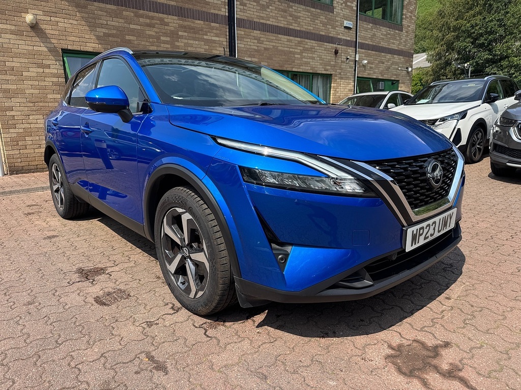 Nissan Qashqai Dig-t Mhev N-connecta Glass Roof Blue
